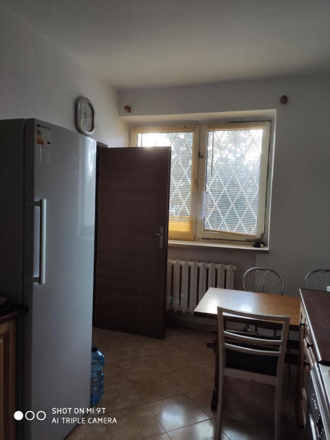 Popularna Guest Home Varşova Dış mekan fotoğraf